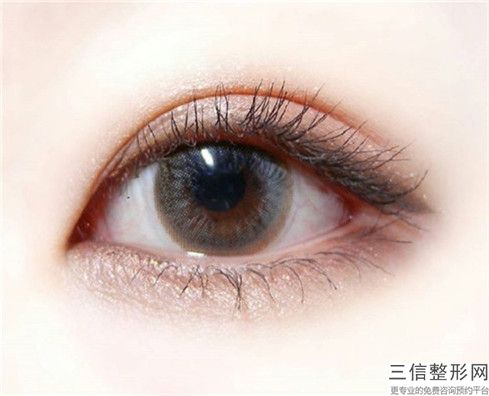 劉秦整形醫(yī)生做眼瞼肌下垂什么風(fēng)格特點優(yōu)勢